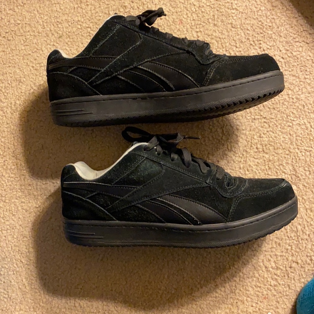 Men’s 9.5 black Reebok steel toed sneakers